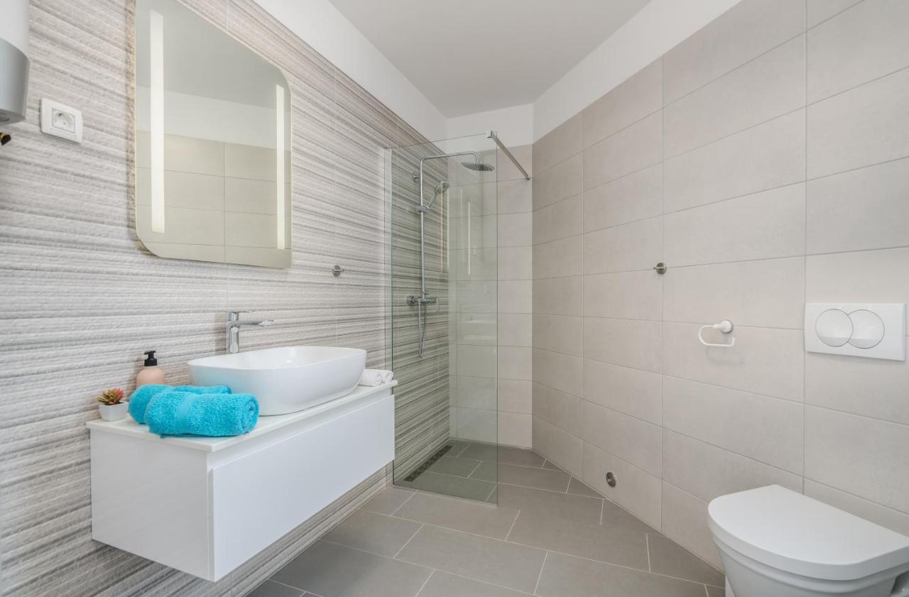 Apartments Villa "Aurea" With Pool Krk Town Exterior photo